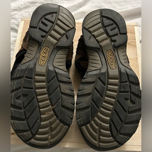 Men\'s Keen Rialto II 3 Point Outdoor Sandals Dark Earth & Black Size 9.5 VGUC